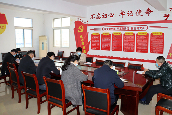 1584438708949663.jpg 圖一:潢川縣教體局召開安全生產(chǎn)工作部署會(huì).JPG